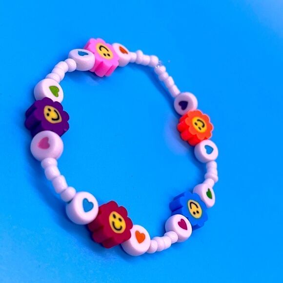 NWT Y2K Bracelets <3 :) Stretchy Beaded Bracelet - Picture 2 of 3